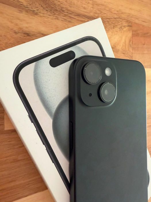 iPhone 15 128GB Preto