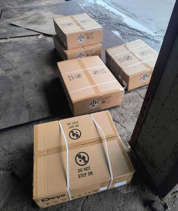 Гібридний інвертор Deye 6 кВт з пасивним охолодженням та батарея Deye