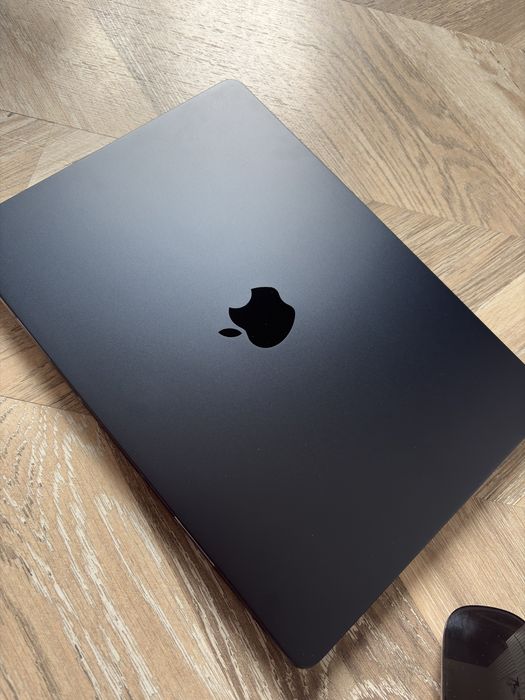 MacBook Air 2025 13.6 M4 16GB RAM 256 SSD + Magic Mouse