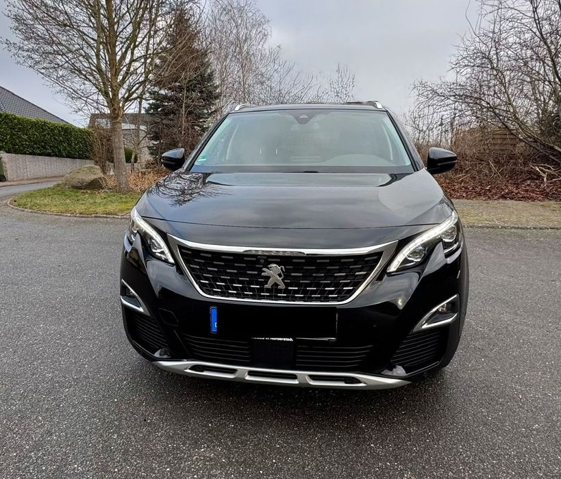 Peugeot 5008 PEUGEOT 5008 – Przestronny i komfortowy SUV