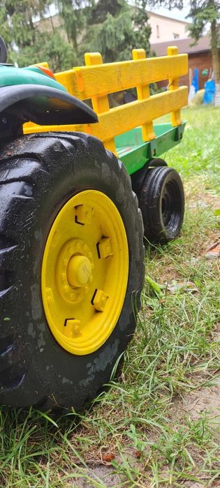Traktorek dla dziecka 3 plus akumulatorowy marki John Deere