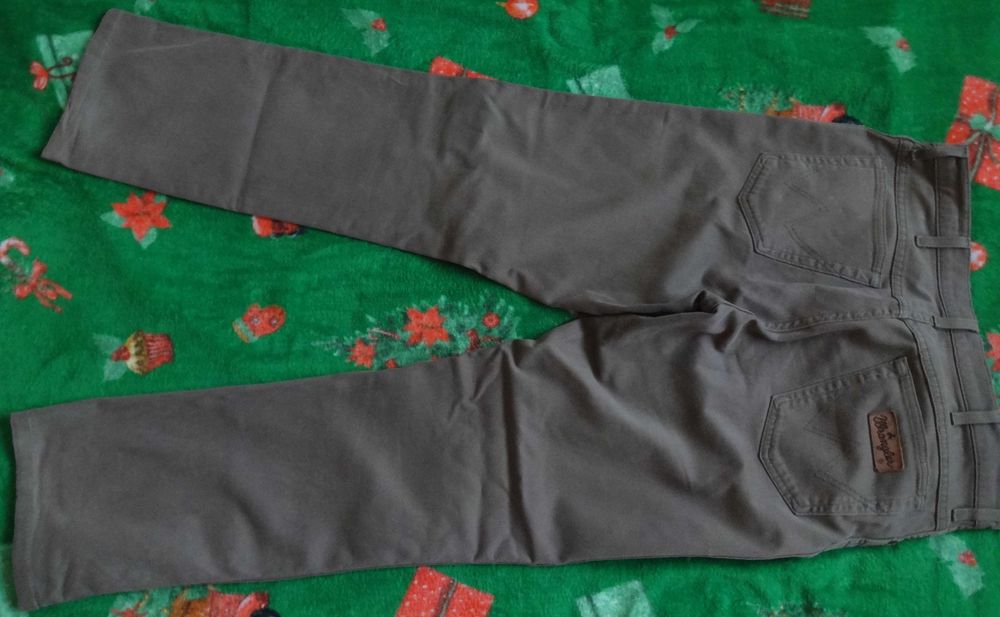 Wrangler TEXAS STRETCH - niewiele używane; (w pasie 86 cm) W 34, L 34