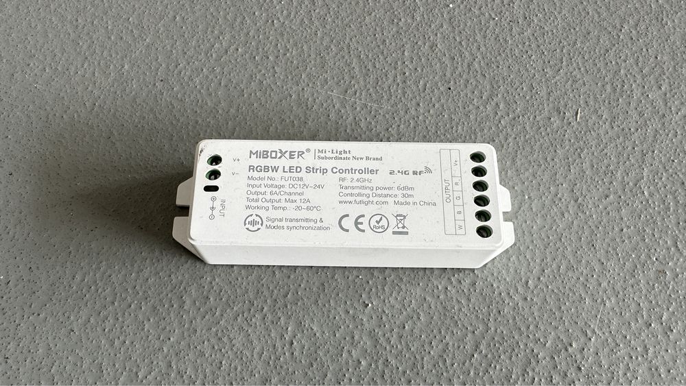 MiLight MiBoxer FUT038 RGBW Led Controler ściemniacz