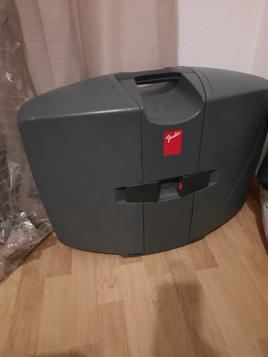 Vendo 2 caixas acústicas.