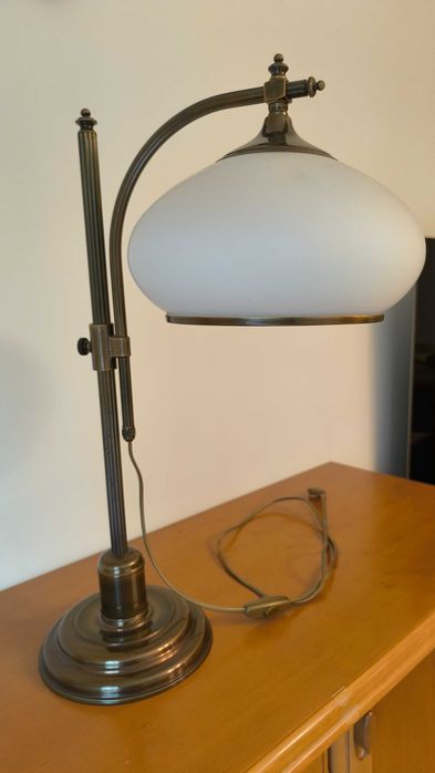 Lampa stołowa metalowa