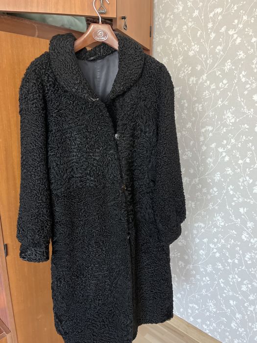 Piękne futro karakułowe