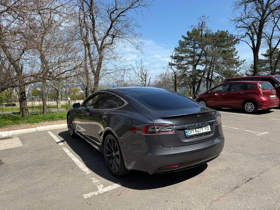 Tesla Model S Performance 2016