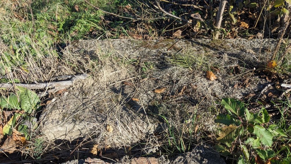 Бетонна колона будівельна