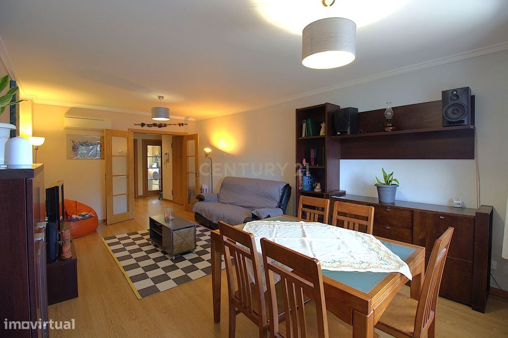 Apartamento T3 com Suite no Montenegro – Rés do Chão
