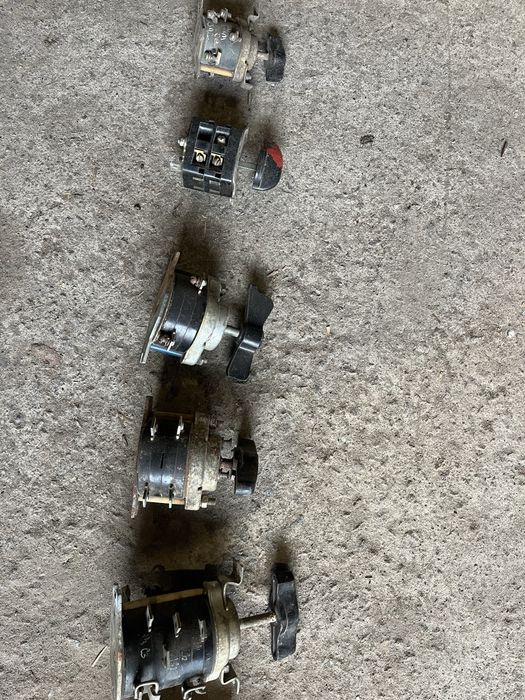 Продам пакетний перемикач на 220,380V