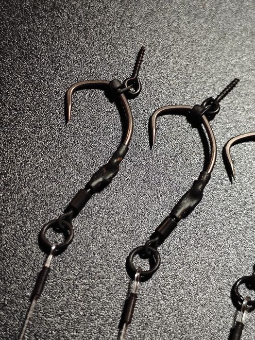 4 x przypony karpiowe Spinner Rig / Ronnie Rig #4 Lock Hook wkrętka