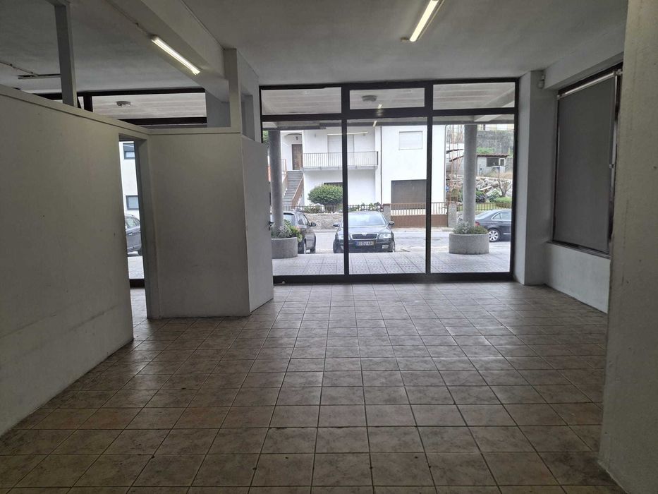 Loja com 70m perto do hospital  de Penafiel