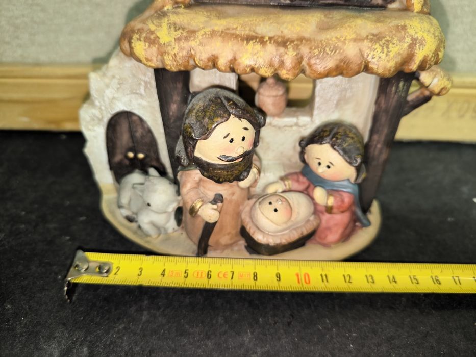 Presépio em Cerâmica
Presépio em cerâmica com figuras da Sagrada Famíl