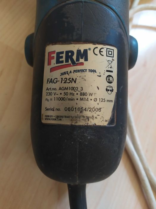 Продам болгарку "FERM fag-125N" в отл рабочем состоянии оригинал 920гр
