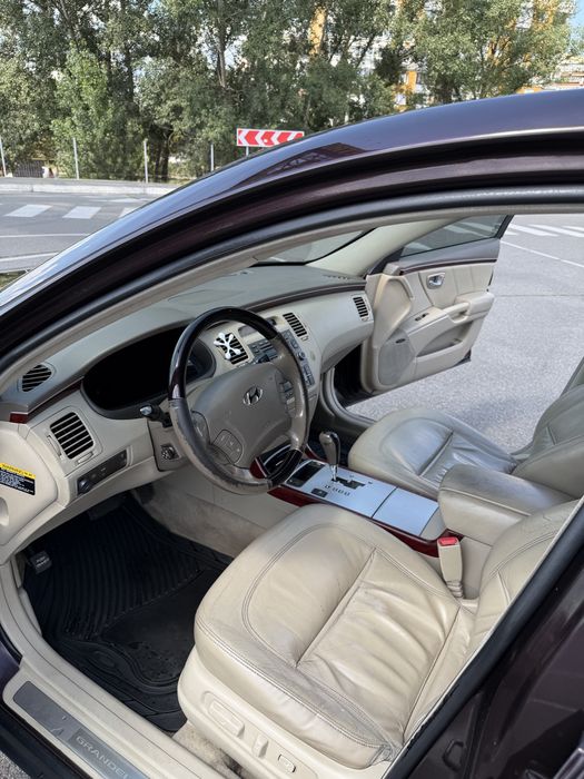 Hyundai Grandeur 2006 VIN KMHFC41DP6A107331 фото оголошення 12 з 23