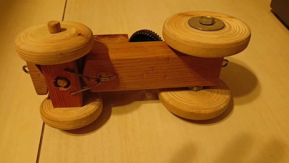 Stare zabawki traktory