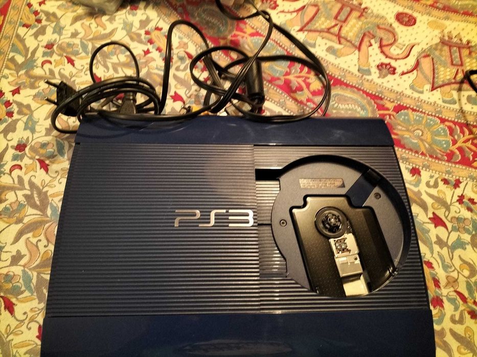 Pack : Play Station 3 (azul) 500gb + 5 comandos + 28 jogos originais