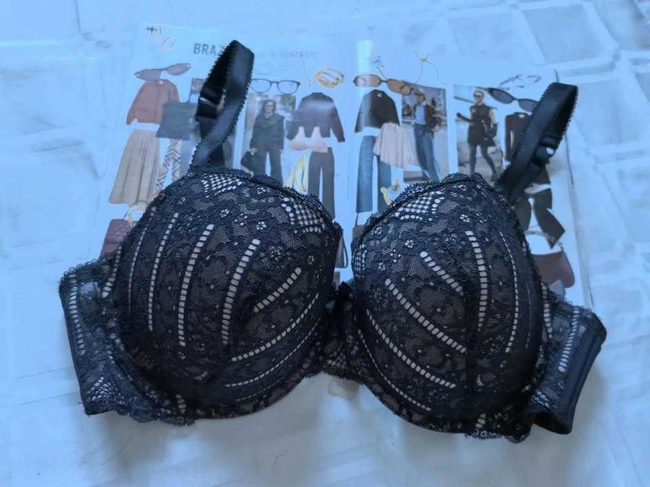 Elegancki biustonosz koronkowy nowy rozmiar 95C -butik