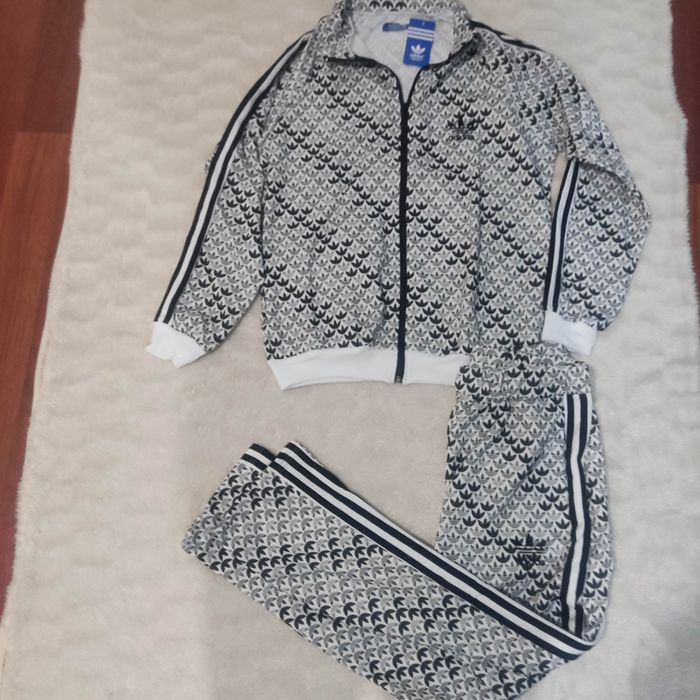 Fato de treino variados