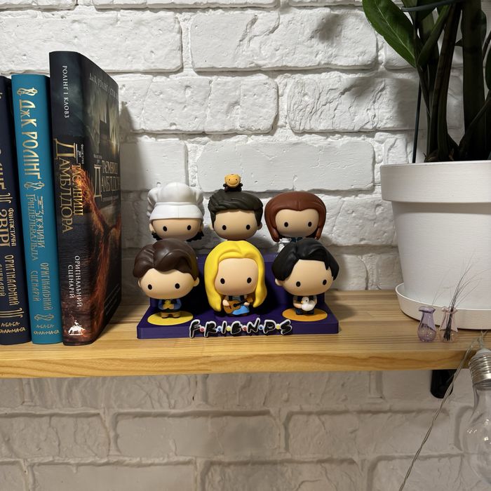 Друзі, Поличка-підставка колекційних фігурок McDonald’s Friends