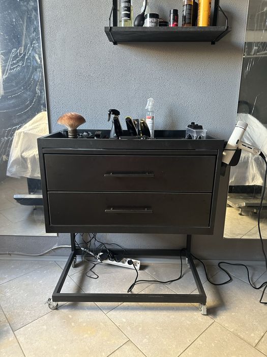 Тумби для перукарів, барберів