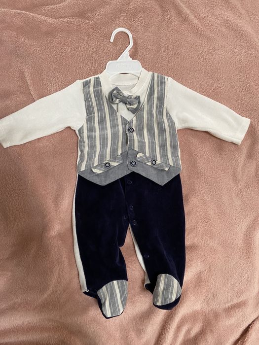 Дитячий чоловічок 68 розміру(3/6 місяців) в клітинку з жилеткою