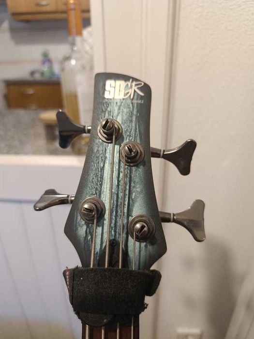 Ibanez SR300E à venda