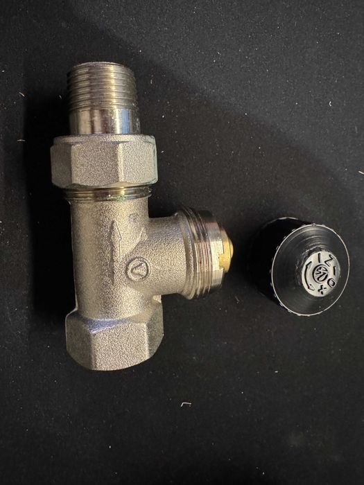 Zestaw VALVEX - zawór prosty 1/2 + głowica - NOWE, 35szt kpl