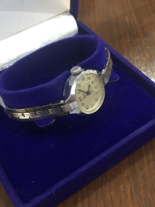 Zabytkowy zegarek damski radzieckiej marki Zaria Ussr Vintage