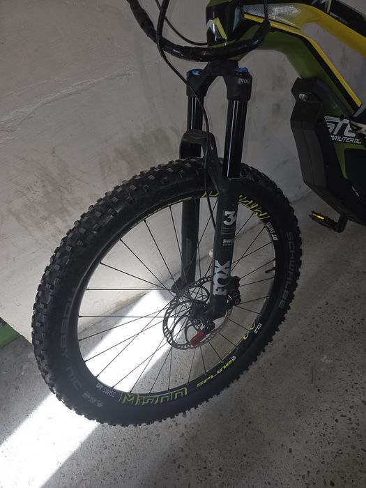 Велисопед електрично 27.5 колесо 842 кілометр carbon