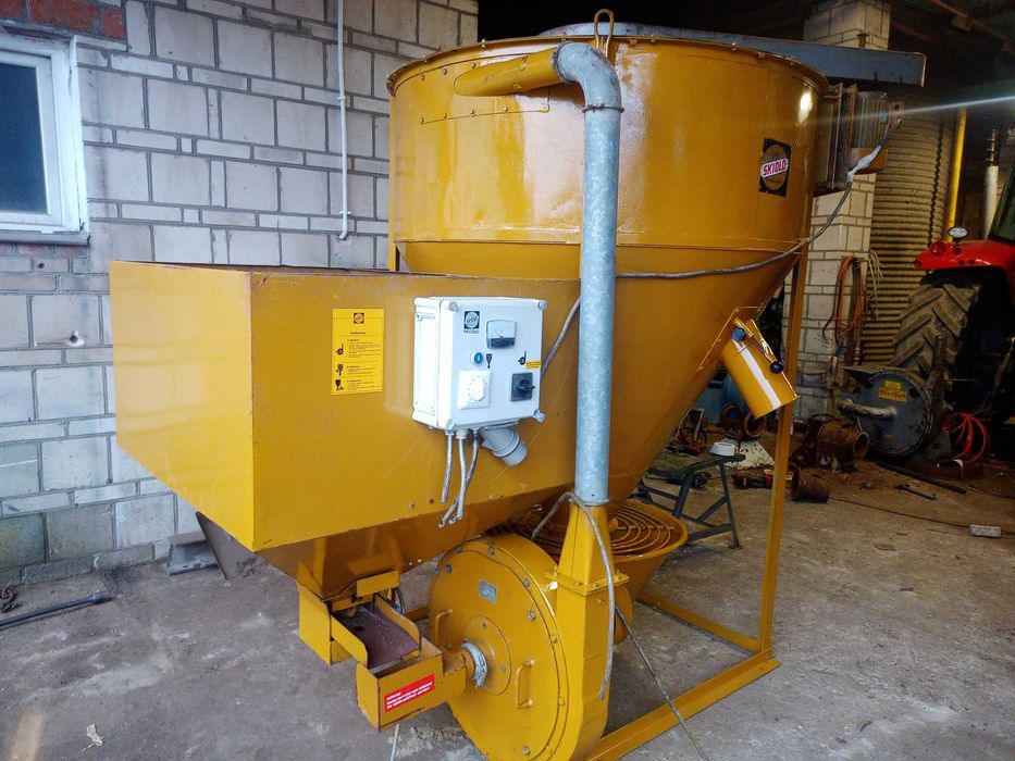 mieszalnik śrutownik niemiecki Łukośny zaprawiarka 3t