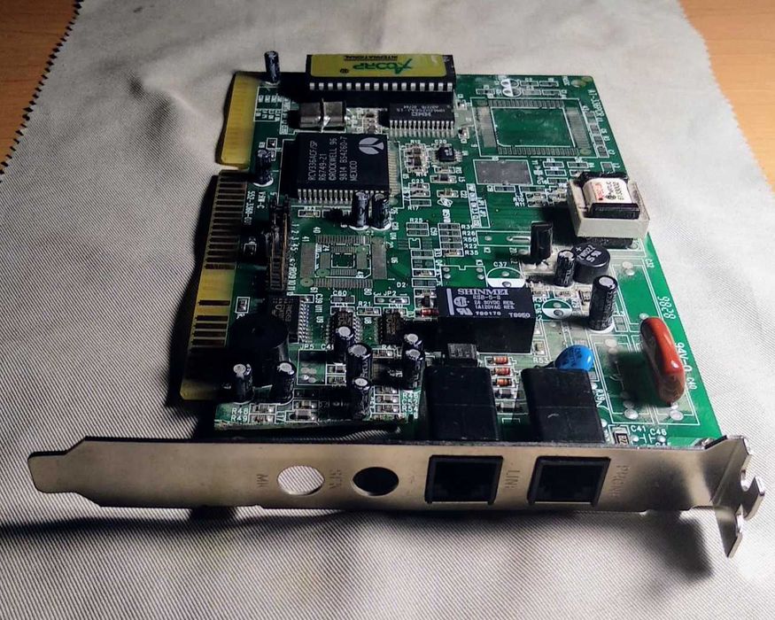 Разные запчасти от компьютерных системных блоков