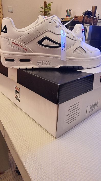 Sapatilhas Fila Brancas, Novas por estear! "ORIGINAIS"