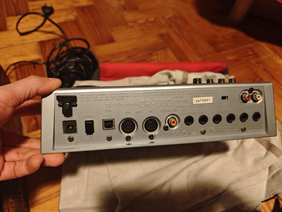 3   BOSS DR-880 Dr. Rhythm