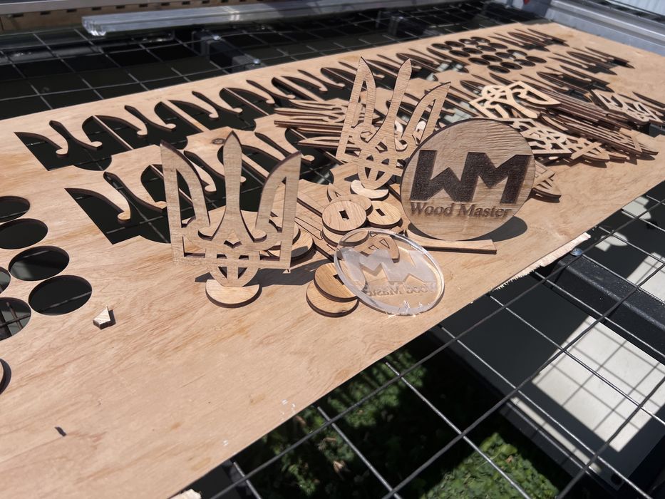 Лазерний Co2 станок по граніту, фанери, тканини. ФОП