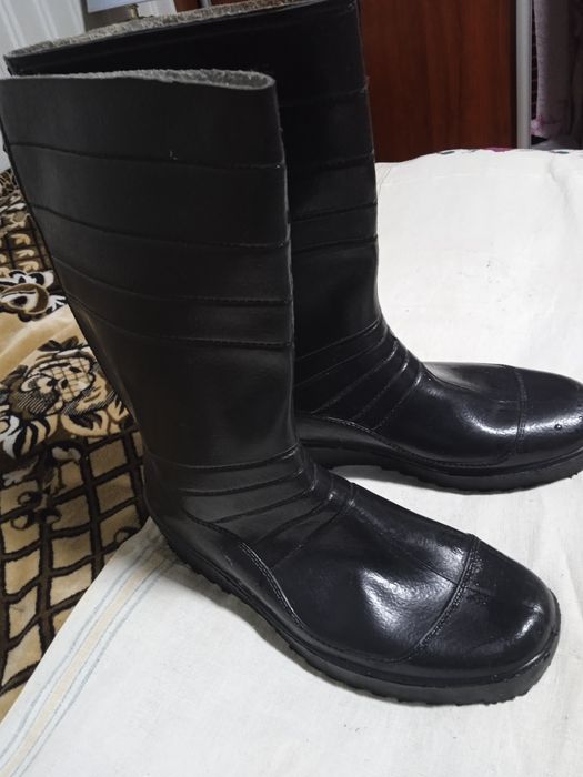 Чоботи резинові з войлочними вставками, також чоботи без вставок