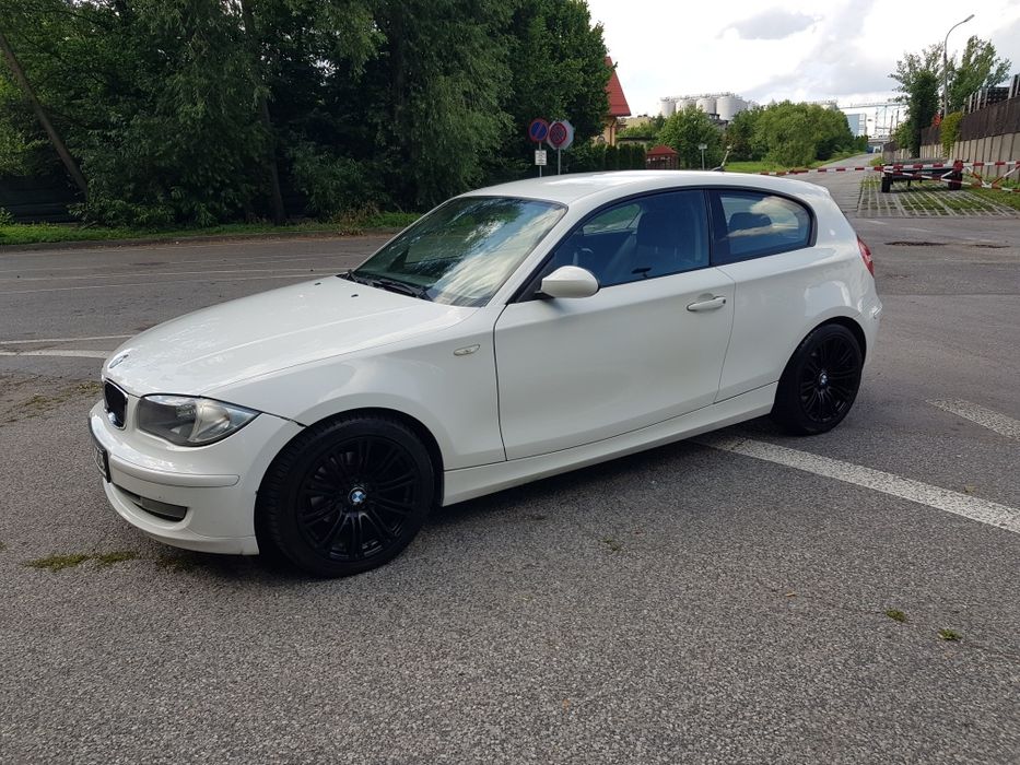 BMW e81 e87 118d Lift 143 konie Sportsize półskóra Hak