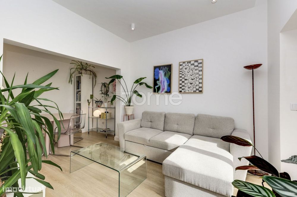 T2 como novo com terraço na Rebelva