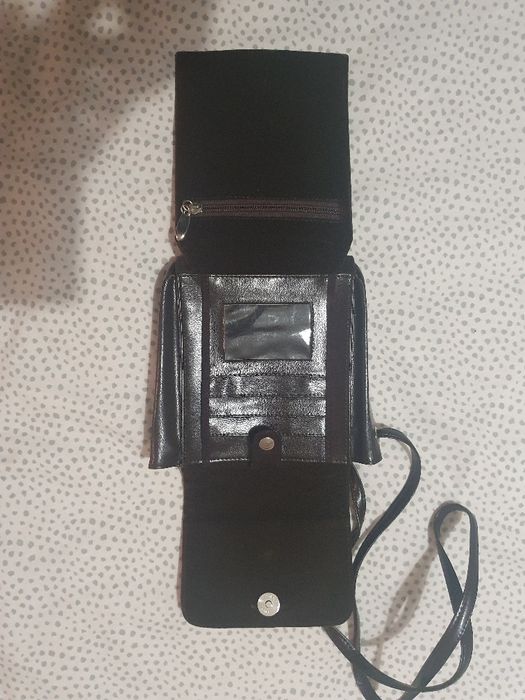 Mala Castanha, a Tiracolo tipo veludo. Super organizada.