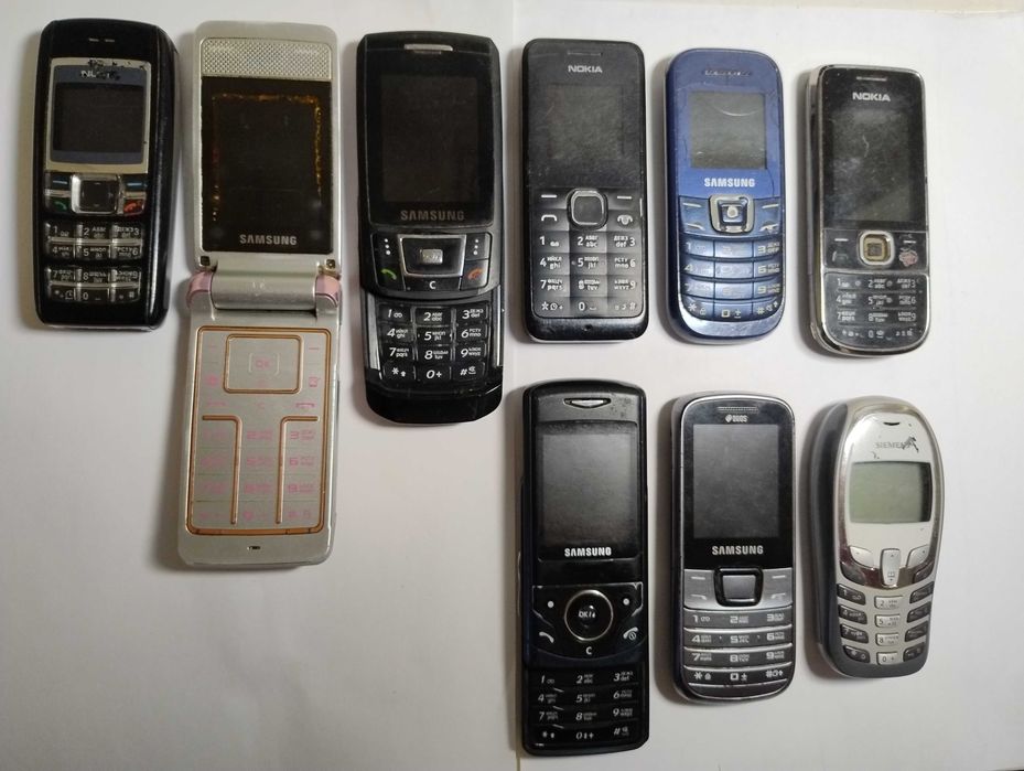 Продам кнопочные телефоны 9 шт.одним лотом.