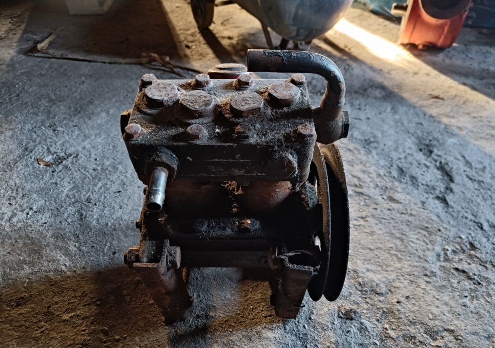 Sprężarka kompresor dwutłokwy