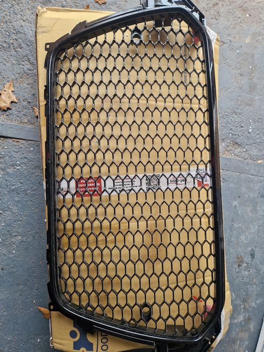 Gril Audi A4B8 polift