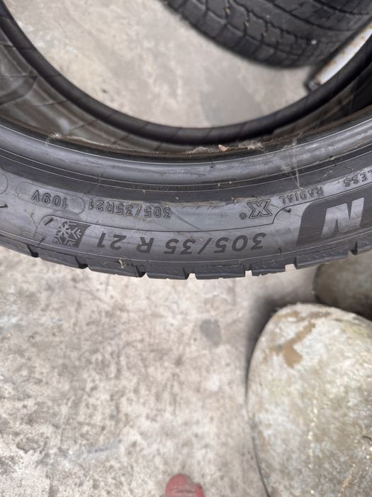 305/35/21+275/40/21  R21 Зима 4шт