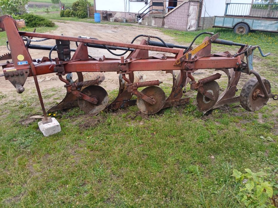 Pług czteroskibowy overum C487 hydrauliczny