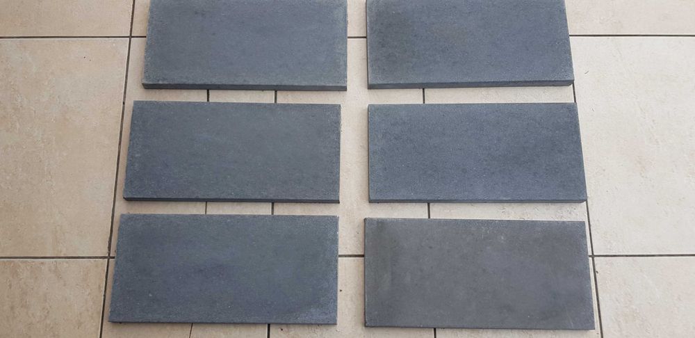 Daszki płaskie betonowe na słupki i murki ogrodzeniowe 29x50