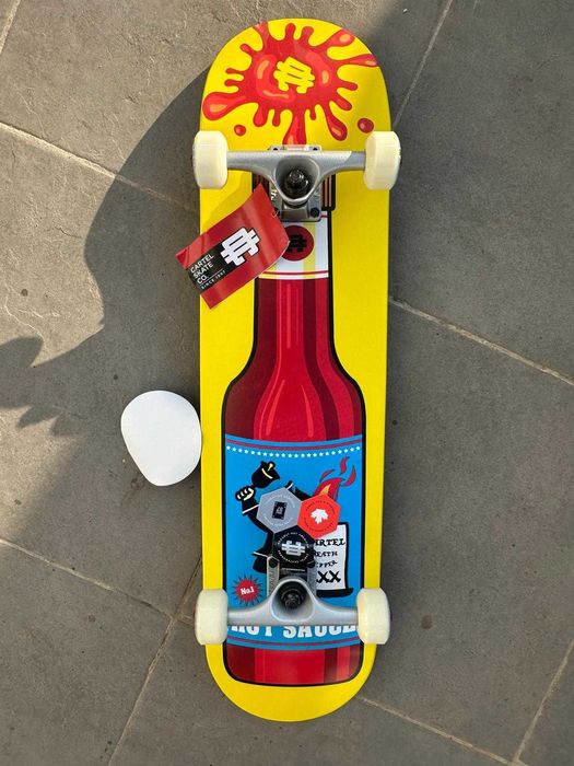 Skate completo CARTEL 8" - Novo