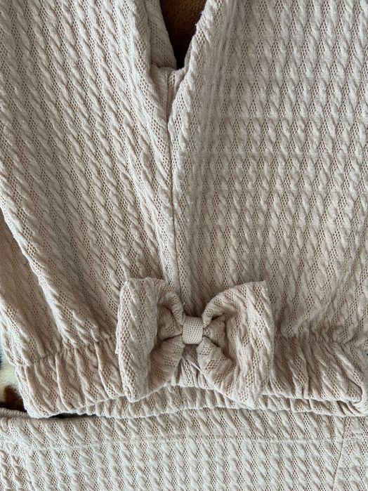 Костюм для дівчинки в бежевому кольорі