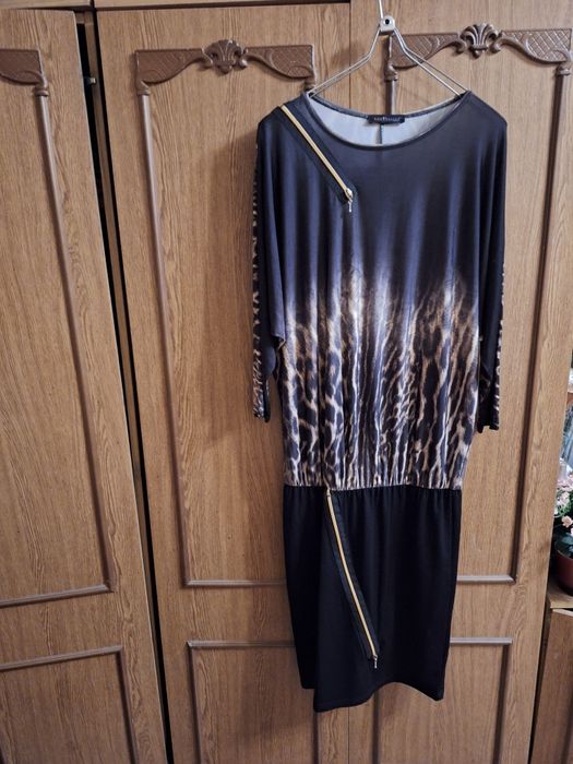 Продам платье  48 разм