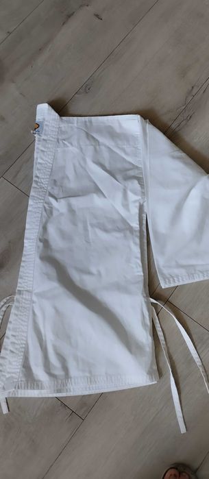 kimono do karate lub judo
