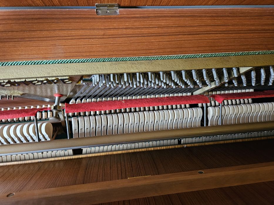 Piano Vertical Euterpe em Excelente Estado + Banco + Surdina